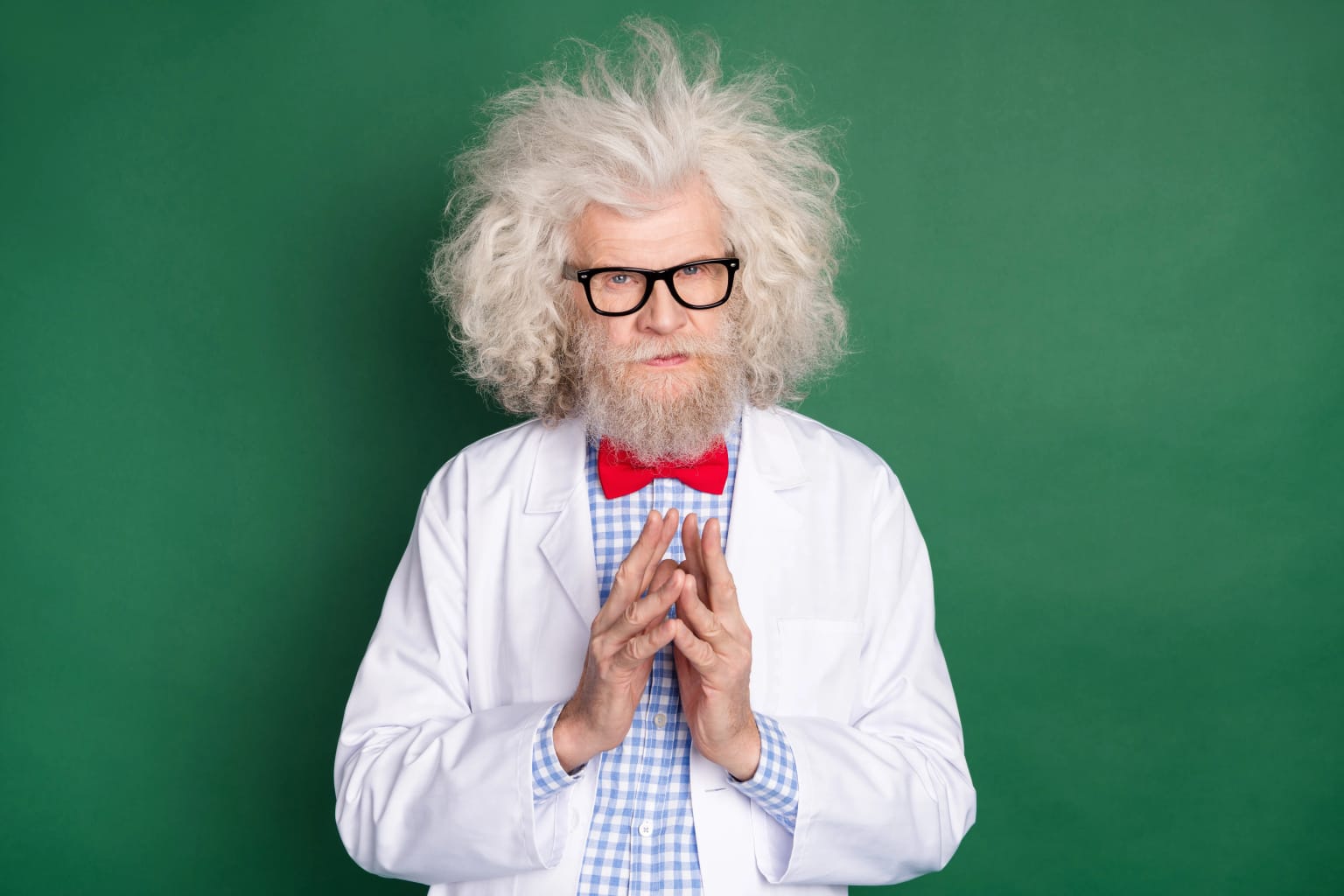 Equipo instalando aislamiento térmico premium